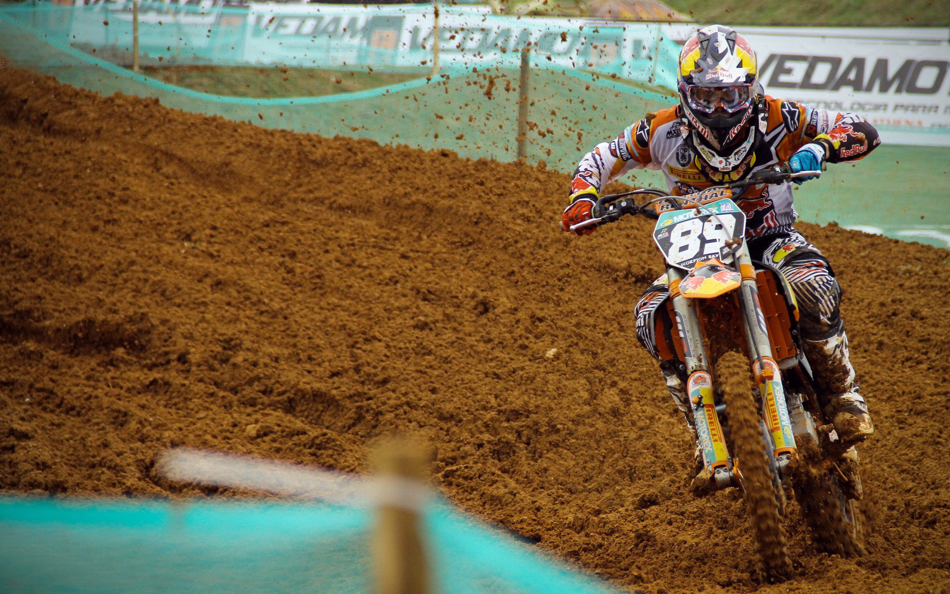 阿尔卡拉斯横扫对手晋级美网八强 新生代巨星展现统治力