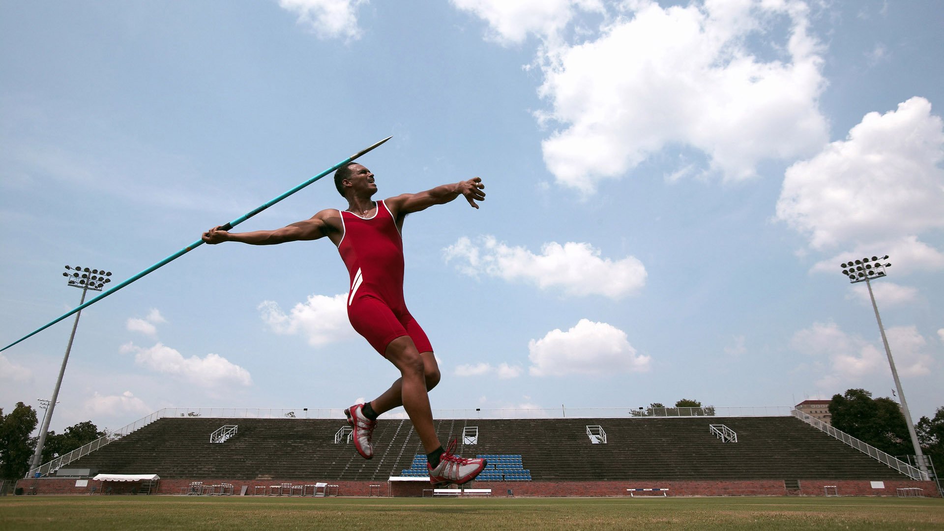 纳达尔鏖战五盘惊险晋级 法网男单八强席位尘埃落定